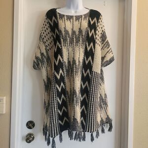 Elodie Size L Azetec Style Design Knit Mohair  Poncho
